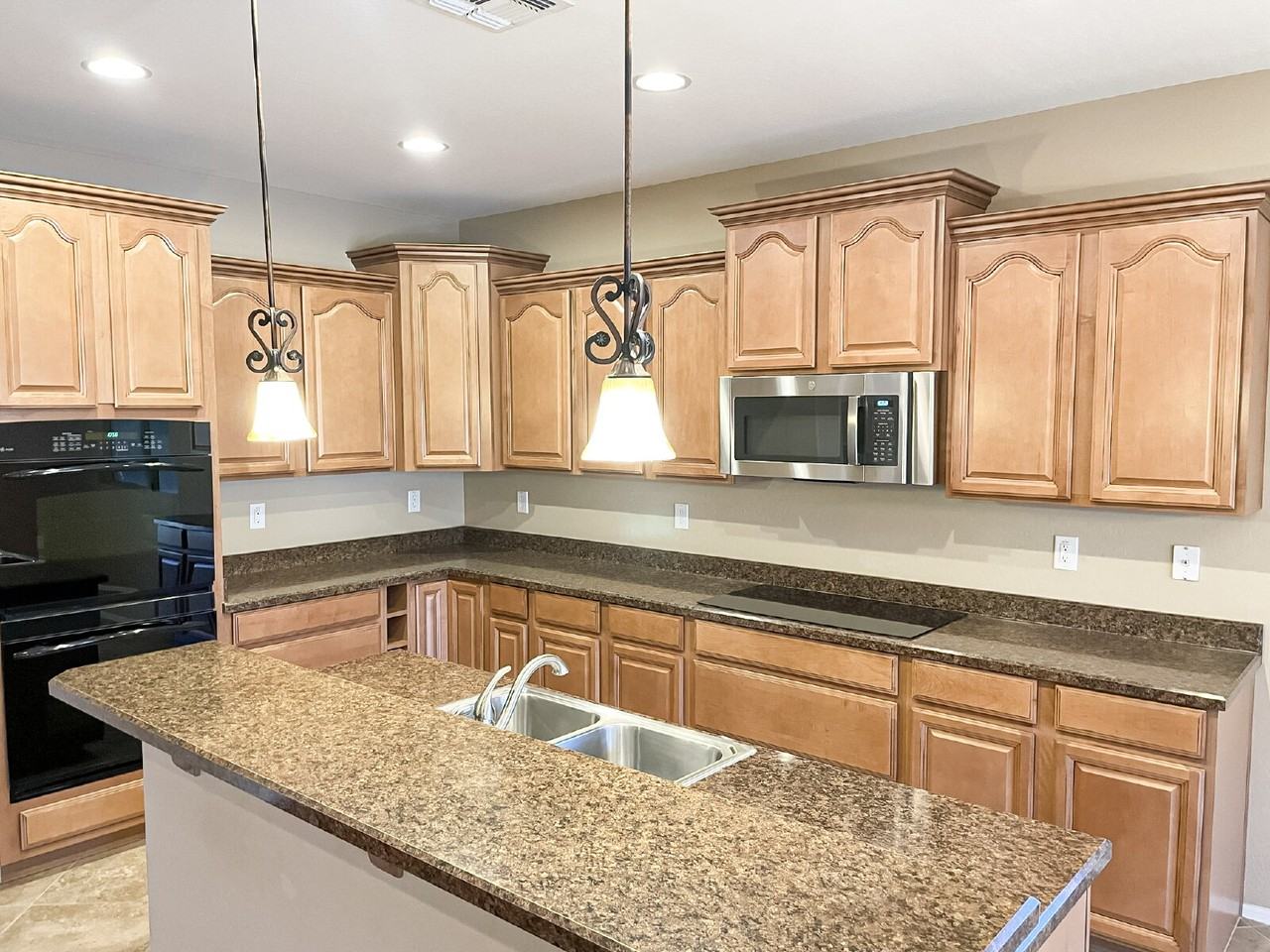 668 W Stanley Ave - Photo 7 of 24
