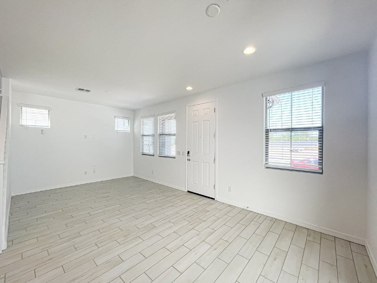 4239 S 58th Ln - Photo 3 of 16