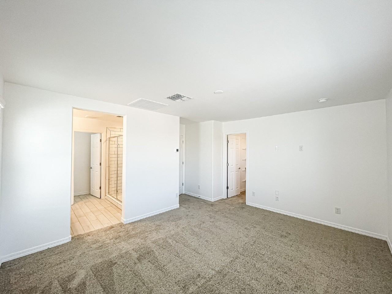 4239 S 58th Ln - Photo 7 of 16