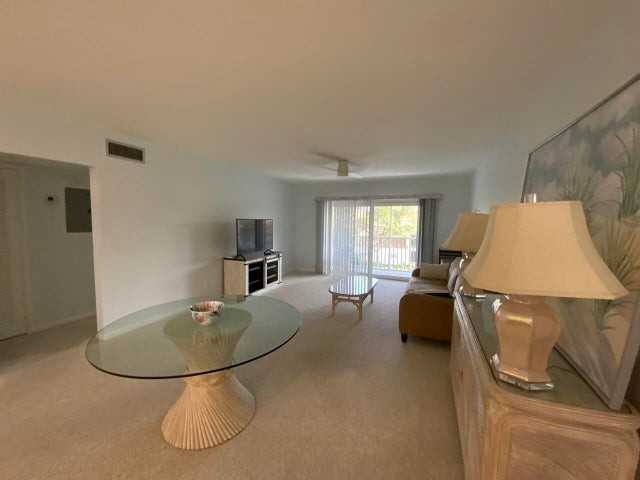 120 Lehane Terrace - Photo 4 of 8