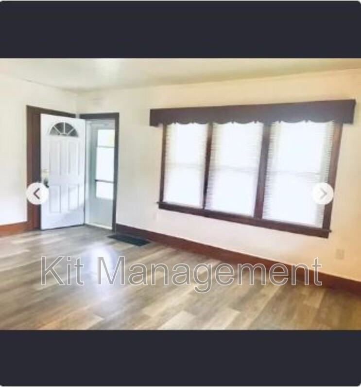 1032 Atlantic Ave - Photo 5 of 7