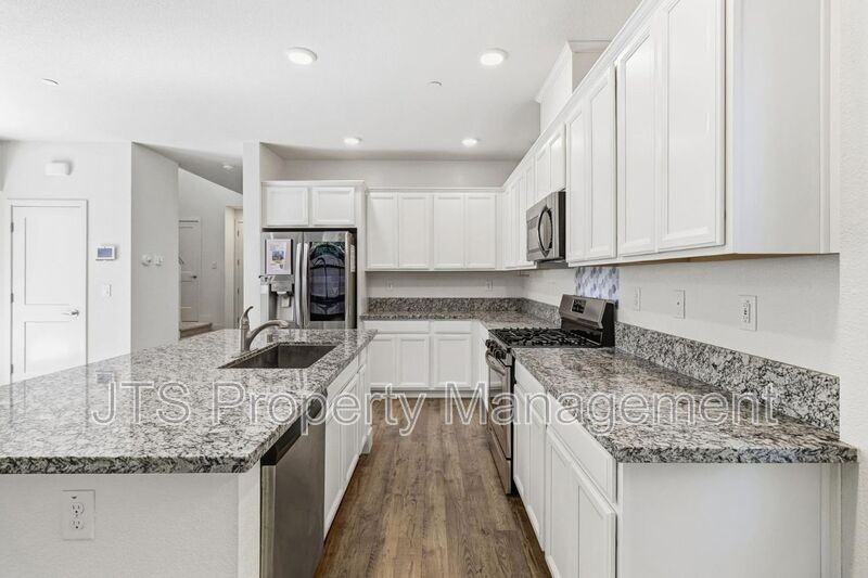 3949 Aristotle Cir - Photo 4 of 40