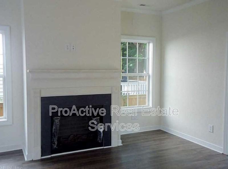 934 Woronoca Ave - Photo 3 of 12