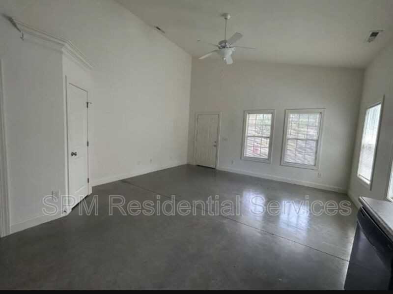 2612 Broadbill Ln #B - Photo 2 of 16