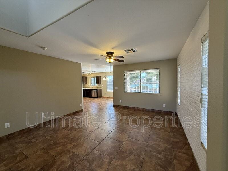 11171 W Edgemont Ave - Photo 2 of 13