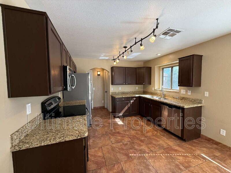 11171 W Edgemont Ave - Photo 4 of 13