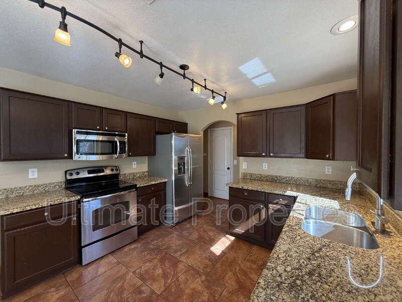 11171 W Edgemont Ave - Photo 5 of 13