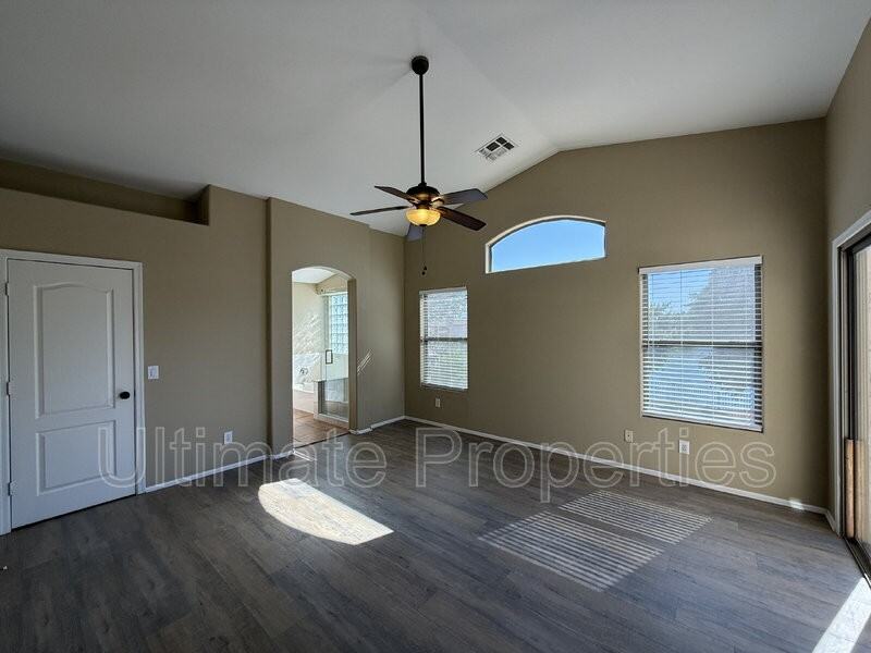 11171 W Edgemont Ave - Photo 6 of 13