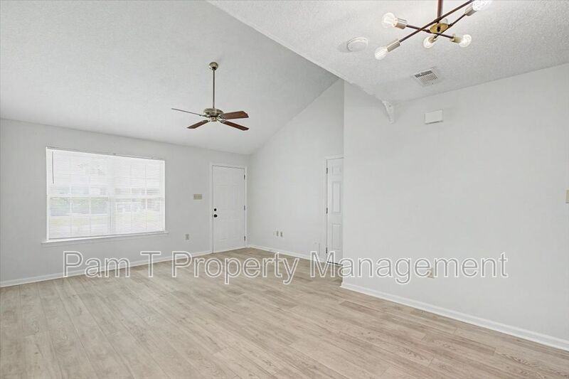 128 Fox Chase Rd - Photo 6 of 21