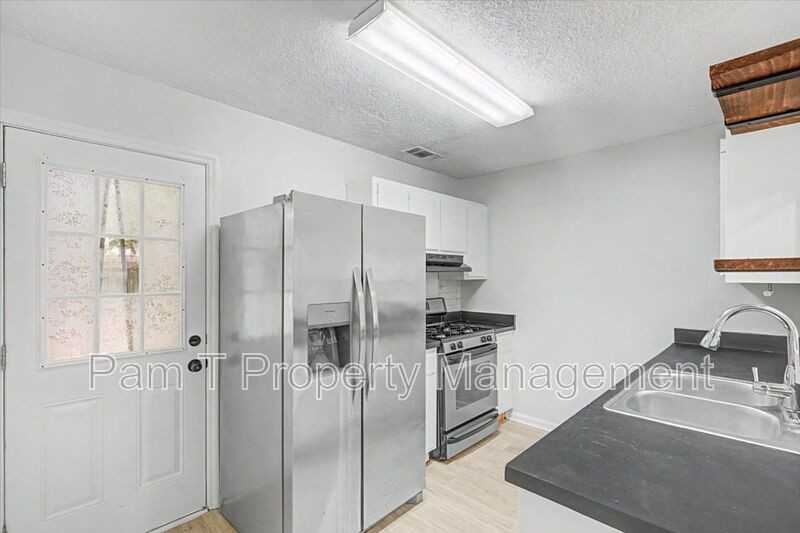 128 Fox Chase Rd - Photo 7 of 21