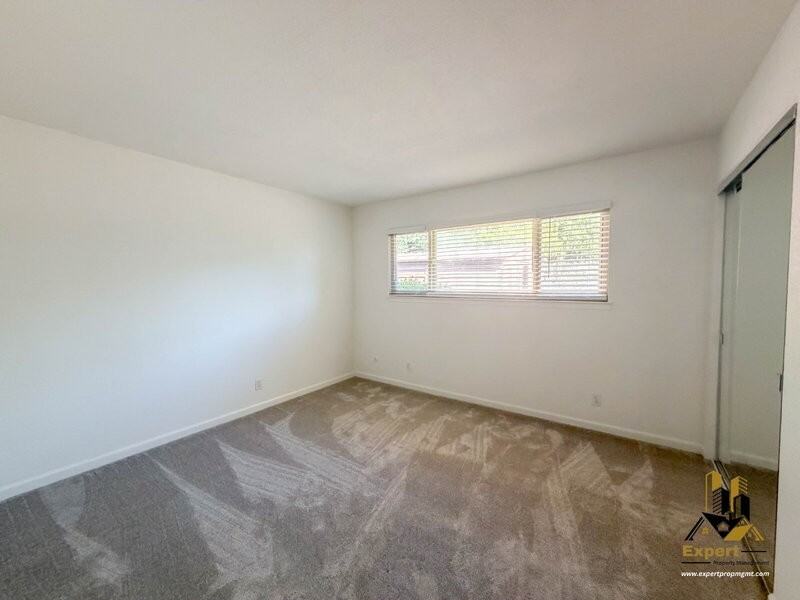 5620 Greenacres Way - Photo 7 of 11