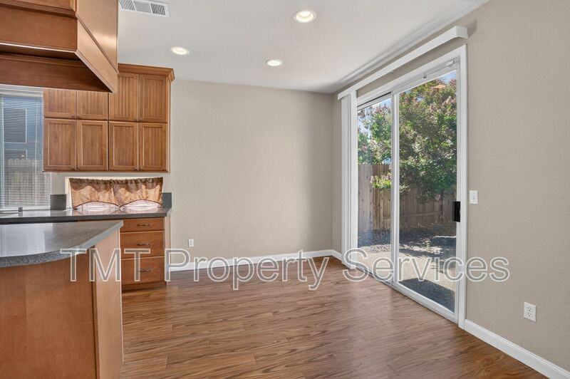 8874 Mandalay Way - Photo 3 of 28