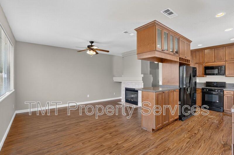 8874 Mandalay Way - Photo 7 of 28