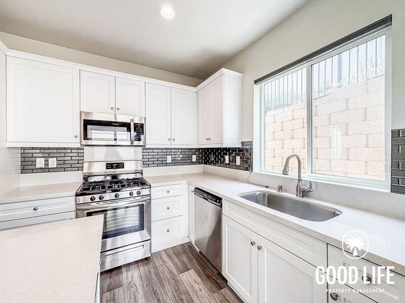 1892 Olivia St - Photo 6 of 32