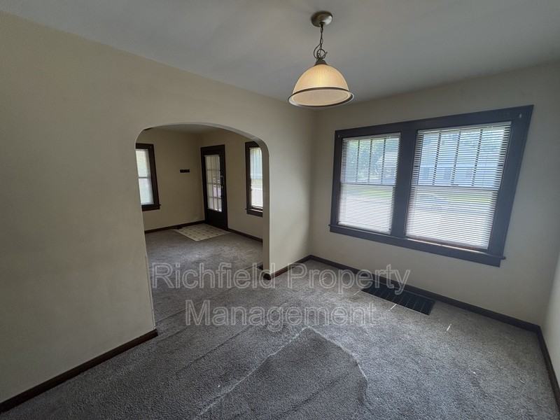 4124 E 11th St - Photo 6 of 19