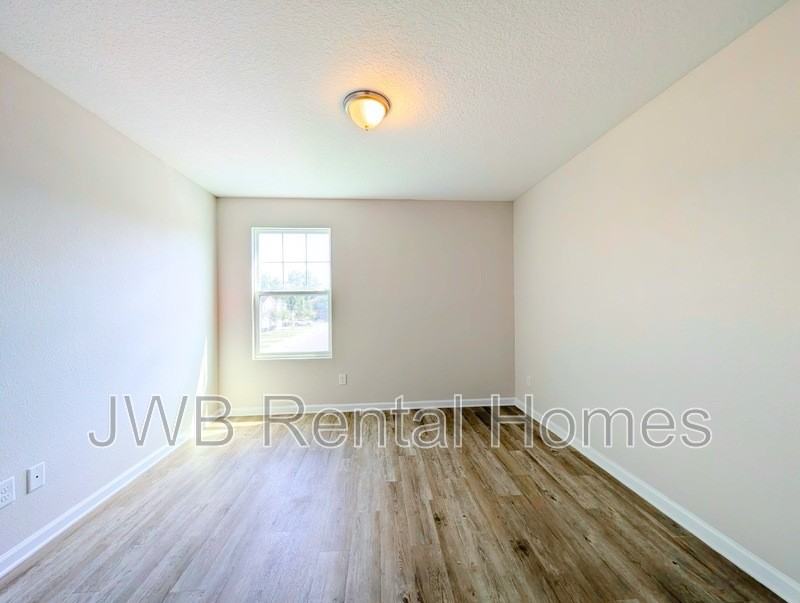 6805 Lake Mist Ln - Photo 5 of 20