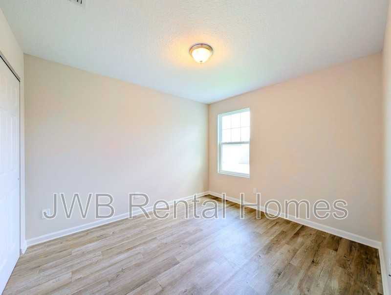 6805 Lake Mist Ln - Photo 7 of 20