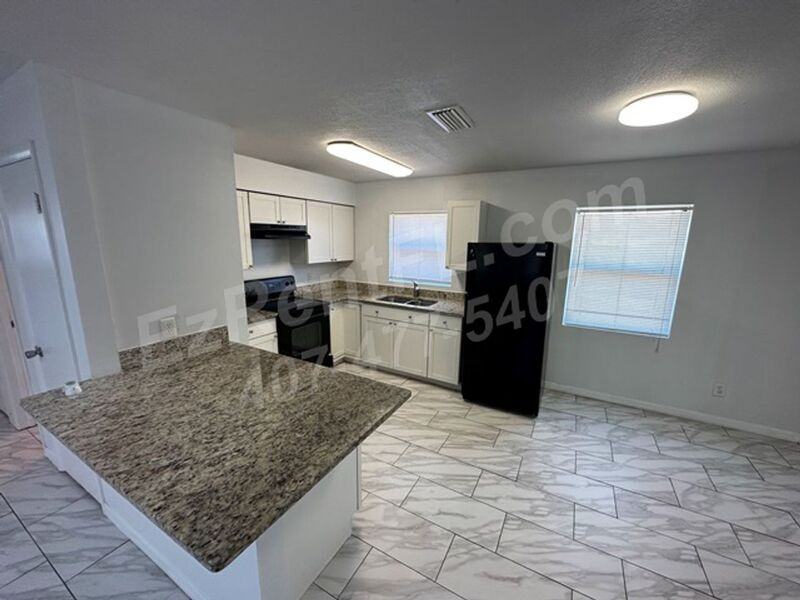 1010 Vigo Ave - Photo 3 of 13