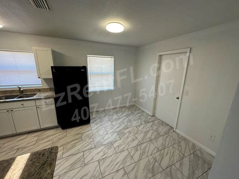 1010 Vigo Ave - Photo 4 of 13