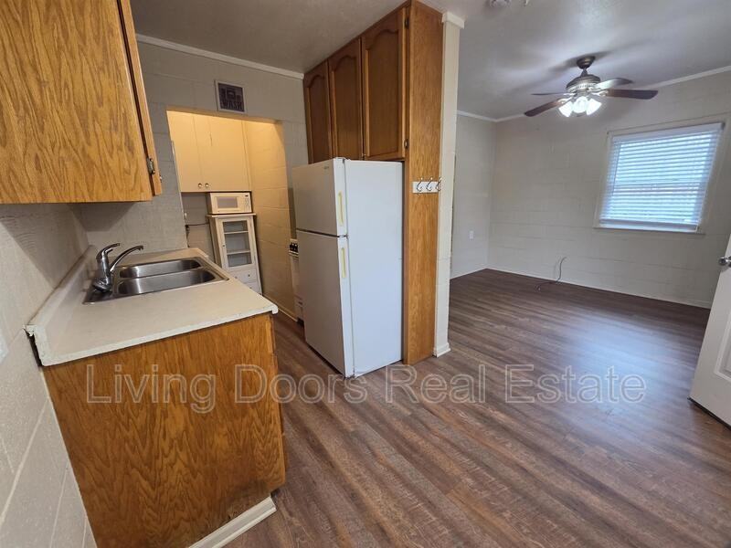 4119 S 46th St - Photo 3 of 8