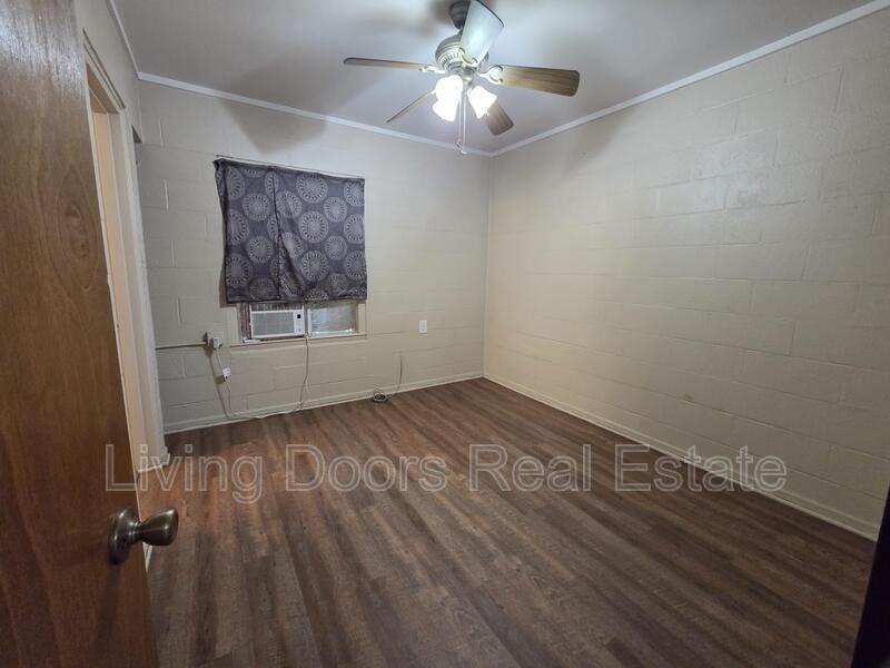 4119 S 46th St - Photo 5 of 8