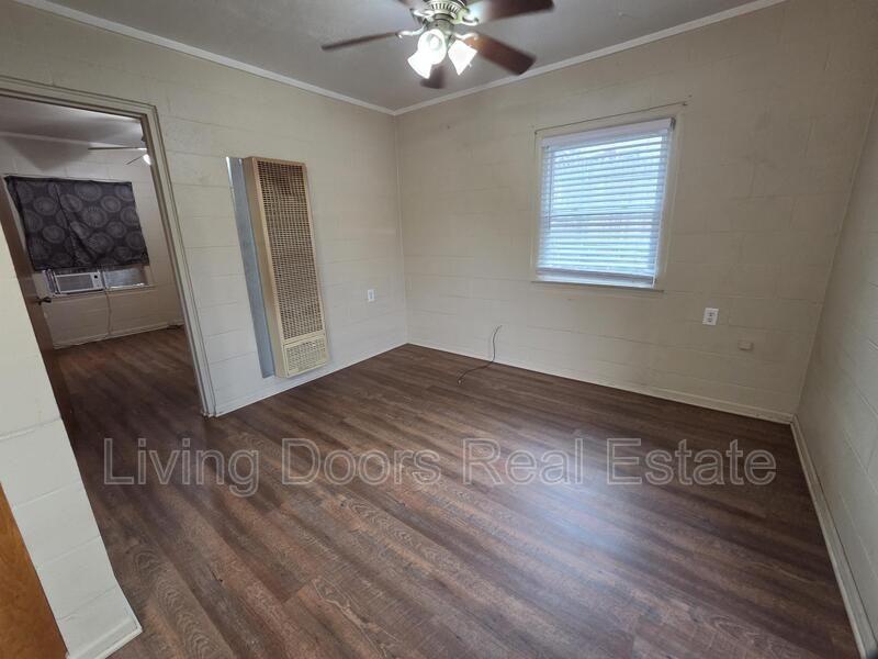4119 S 46th St - Photo 6 of 8