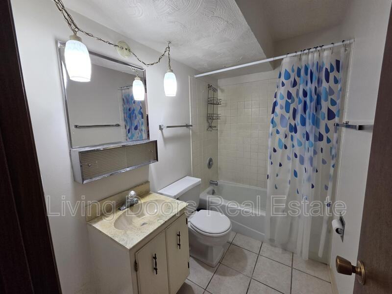 814 S 18th St - Photo 6 of 6