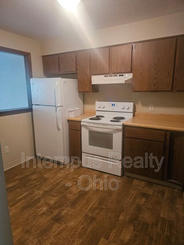 6321 Saint Andrews Dr #10 - Photo 3 of 8