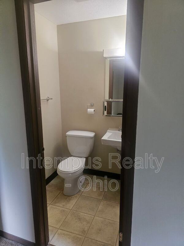 6321 Saint Andrews Dr #10 - Photo 5 of 8