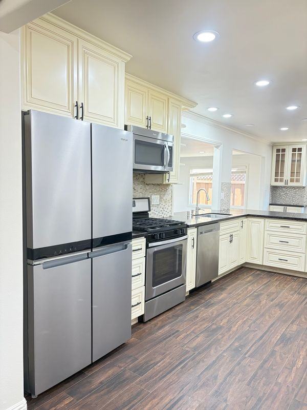 Pineland Ave - Photo 7 of 27