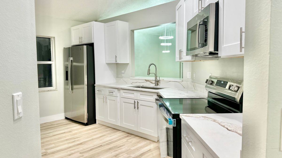 30718 Tremont Dr - Photo 4 of 22