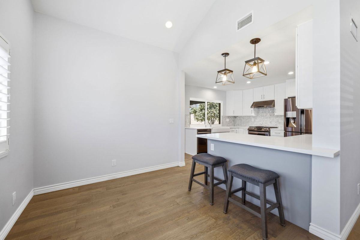 1715 Dewayne Ave - Photo 3 of 48