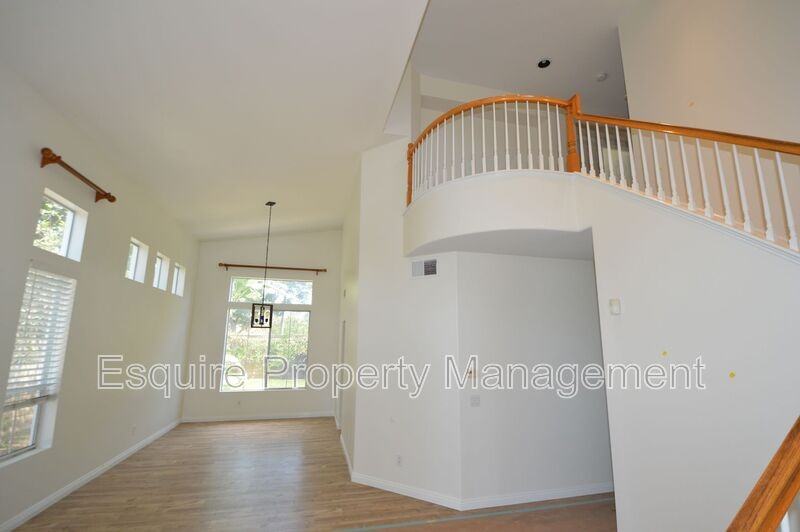 658 Avenida Valencia - Photo 5 of 23