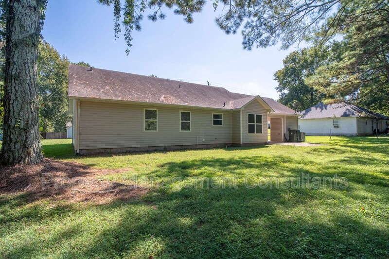 107 Ann Bradley Dr - Photo 3 of 18
