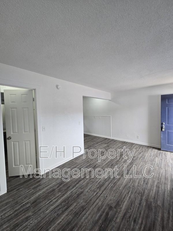 1916 S Broadway Ave #37 - Photo 3 of 9