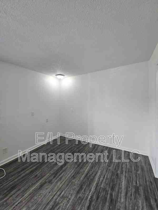 1916 S Broadway Ave #37 - Photo 6 of 9