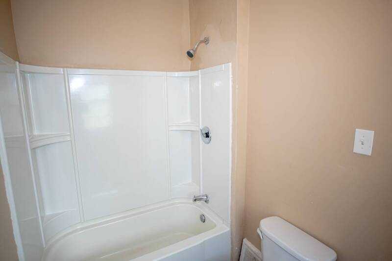 6913 Clement Ave - Photo 5 of 9