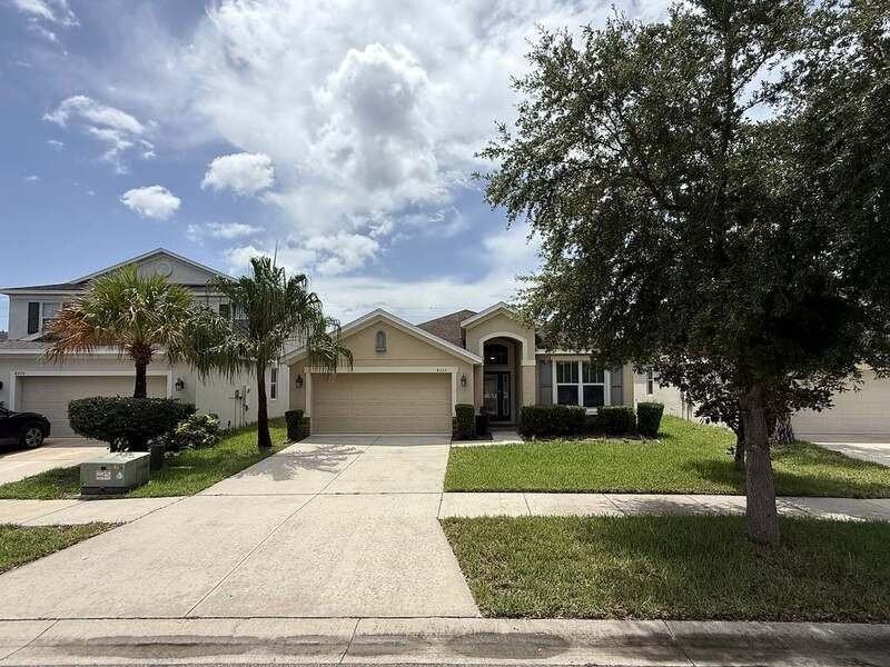 8222 Willow Beach Dr - Photo 3 of 50
