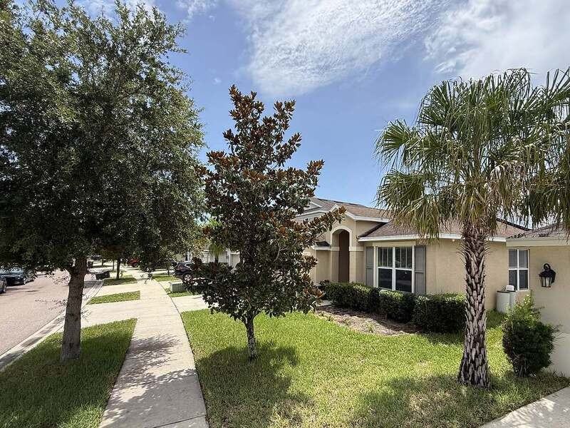 8222 Willow Beach Dr - Photo 6 of 50
