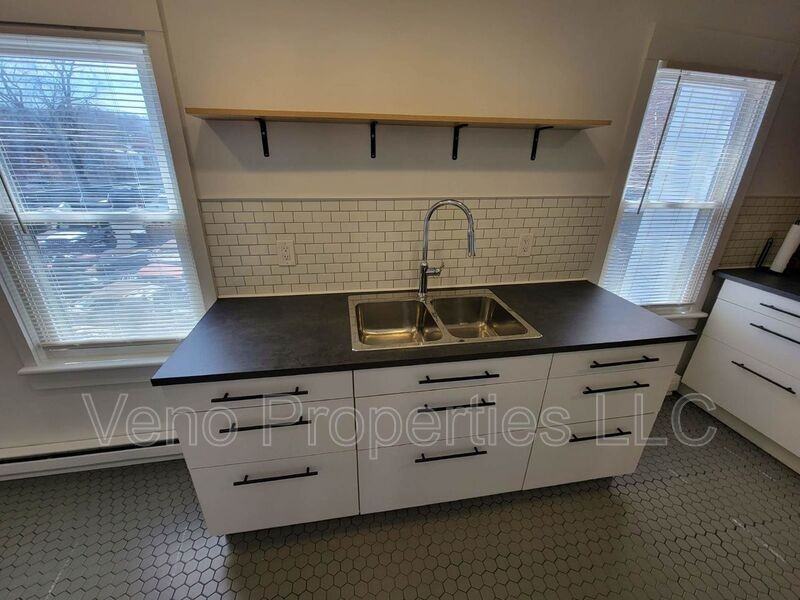 3 Ashland Pl #2 - Photo 4 of 19
