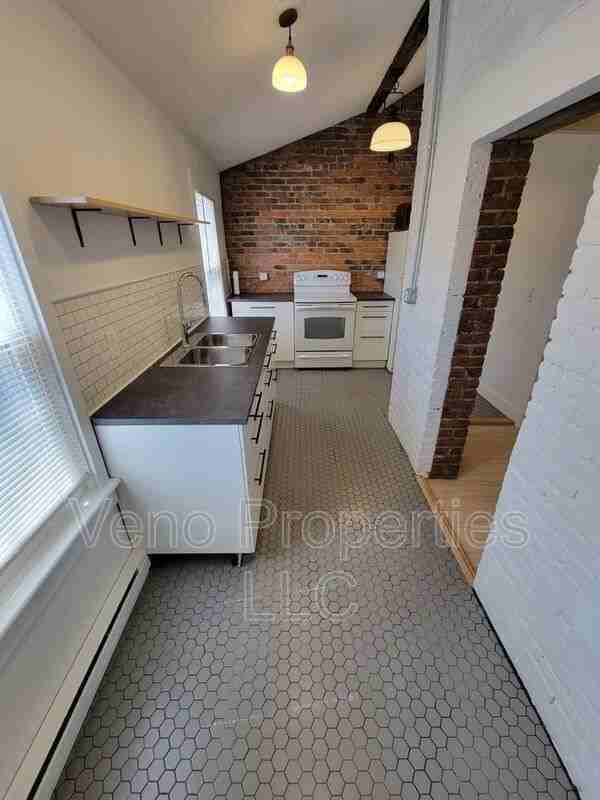 3 Ashland Pl #2 - Photo 6 of 19