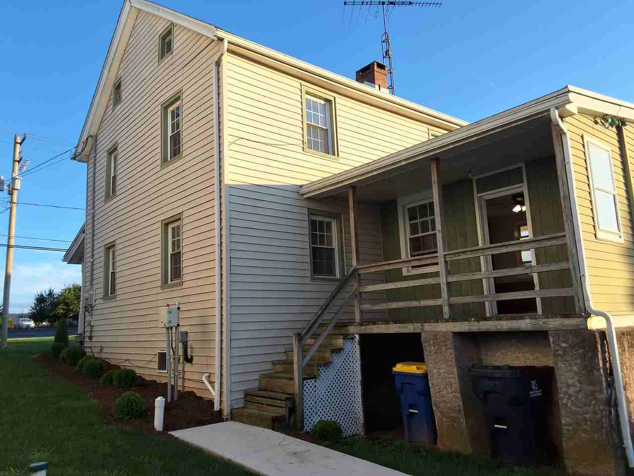 1579 Main St - Photo 2 of 24