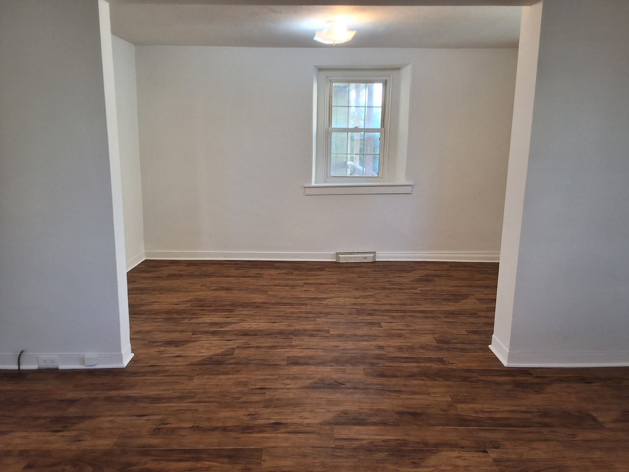 1579 Main St - Photo 5 of 24