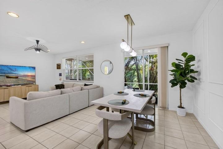 9181 Villa Palma Lane - Photo 4 of 7