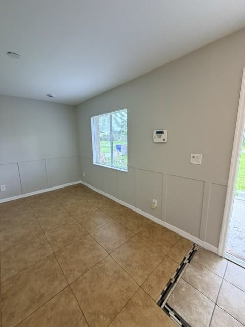 535 Meadow Rd - Photo 7 of 18