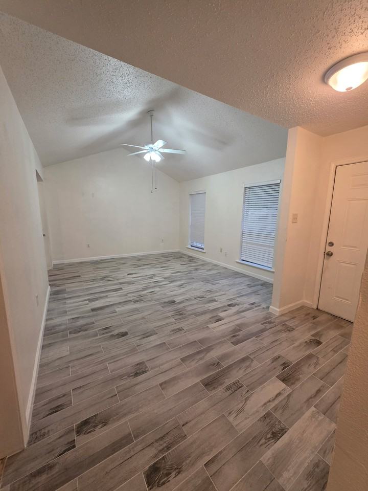500 Cypress St - Photo 2 of 9
