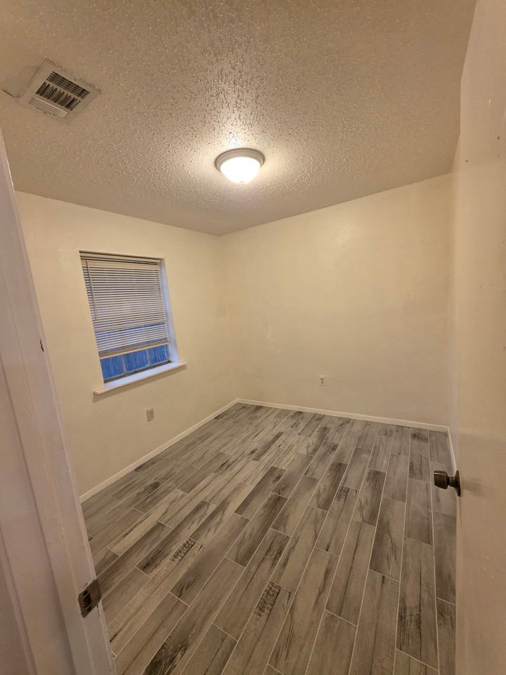 500 Cypress St - Photo 3 of 9