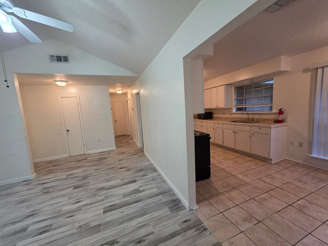 500 Cypress St - Photo 4 of 9