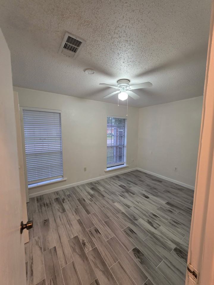500 Cypress St - Photo 5 of 9