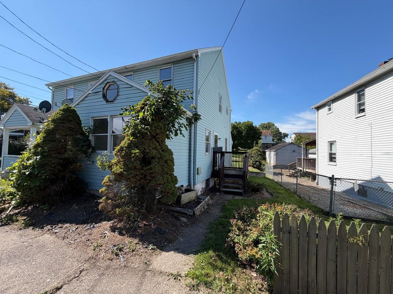 561 Farnsworth Ave #1-2DUPLEX - Photo 2 of 14